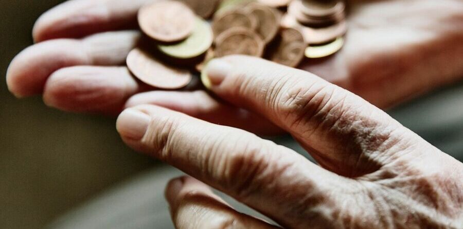 Movements In and Out of Poverty at Older Ages: Evidence from the HRS