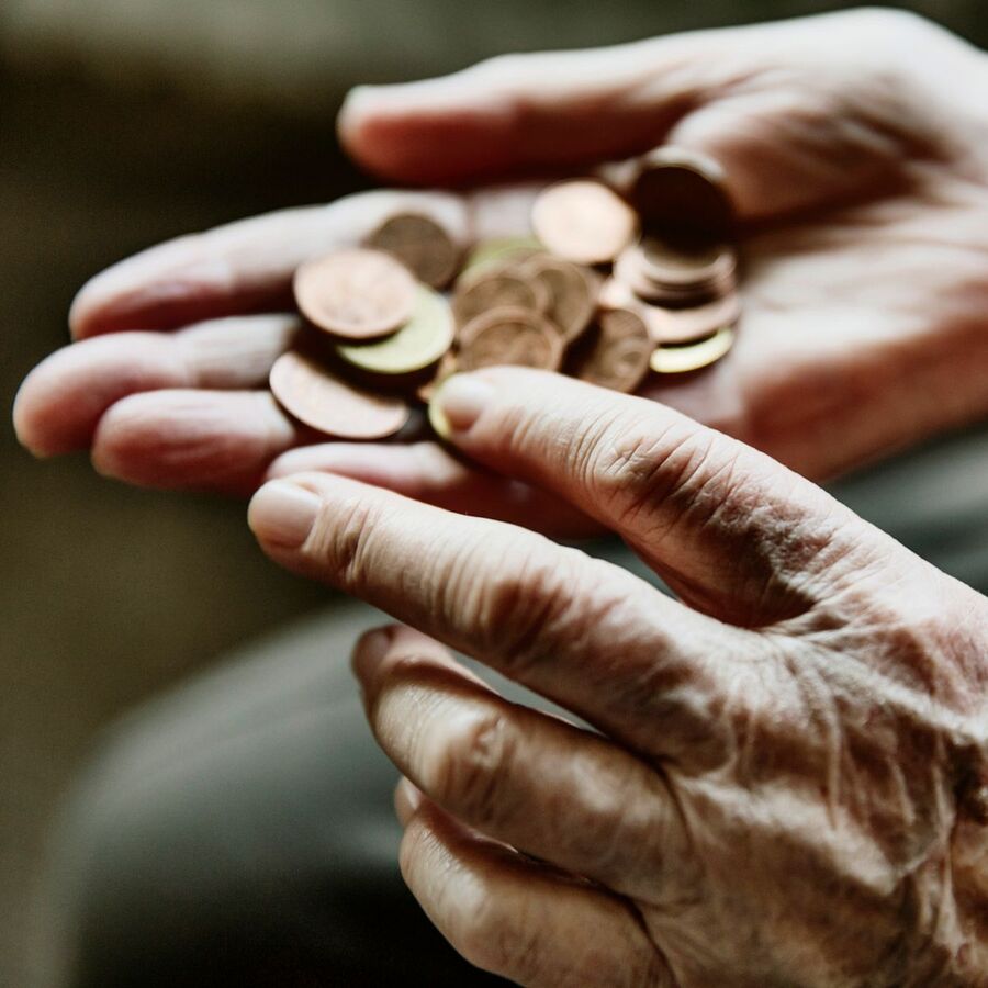 Movements In and Out of Poverty at Older Ages: Evidence from the HRS