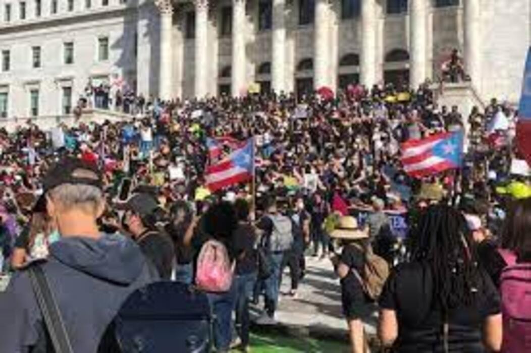Cientos marchan en Puerto Rico por la salud, educación y pensiones dignas