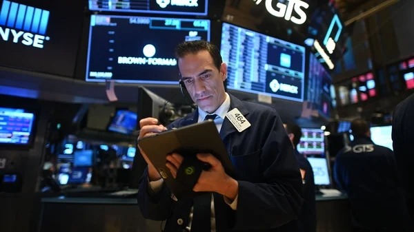 US. Investment Returns Outweigh Small Liability Jump for Pension Finances