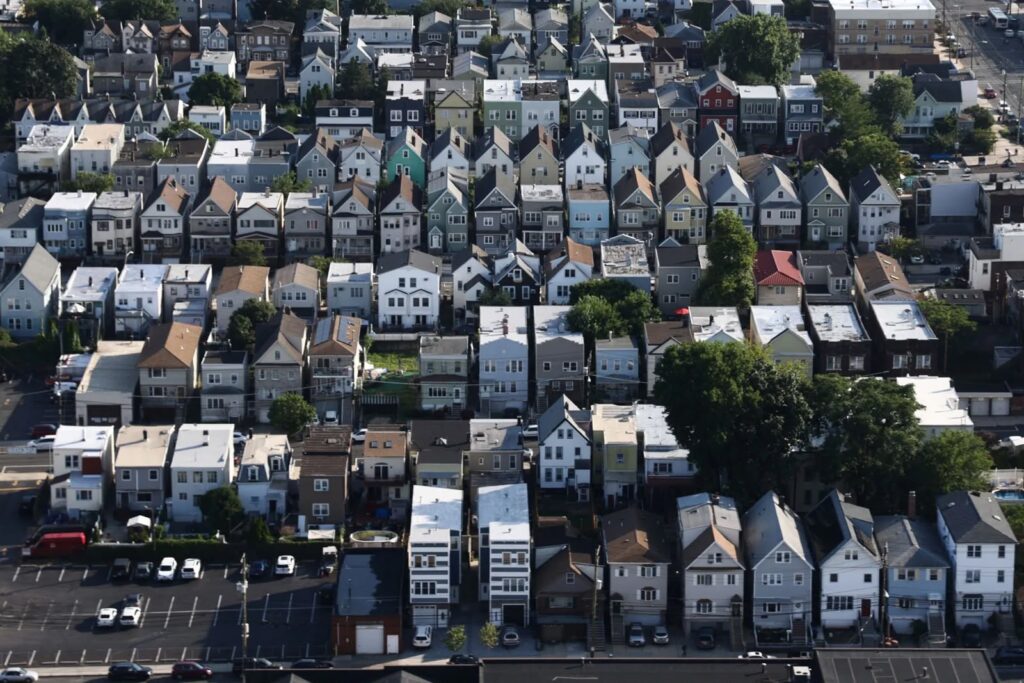 US. The Crisis Behind the Housing Crisis