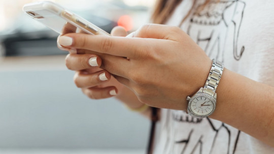 Transductive infrastructure: The role of ICTs in the UK and EU’s policy initiatives on financial literacy