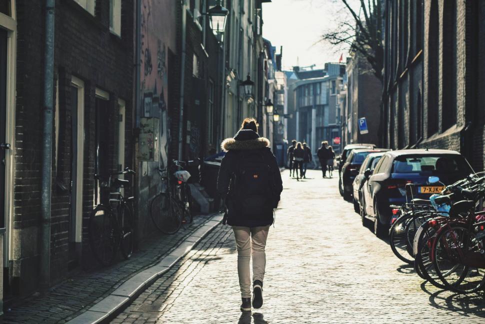 Aging Alone? What Living Single Means for Retirement Taxes