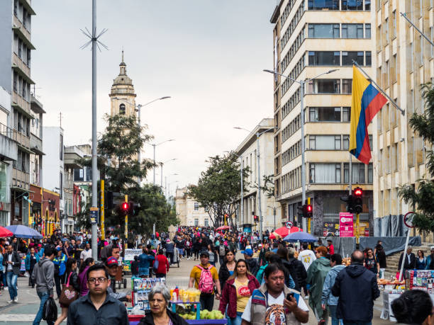 Pensión de vejez en crisis por cambios demográficos y culturales, el ahorro individual voluntario una solución ajustada a largo plazo