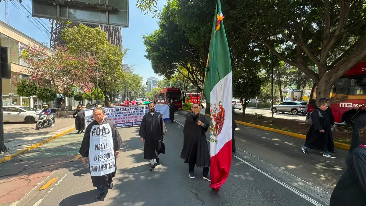 México. Jueces y magistrados en retiro protestan por falta de pago de sus indemnizaciones