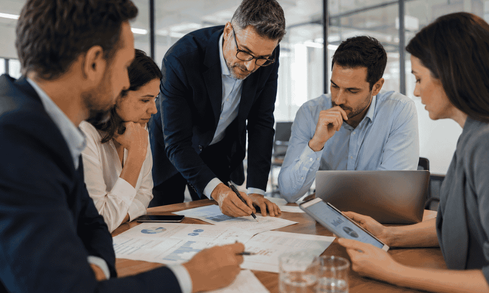 Optimal Investment for Retirement with Intergenerational Benchmarking