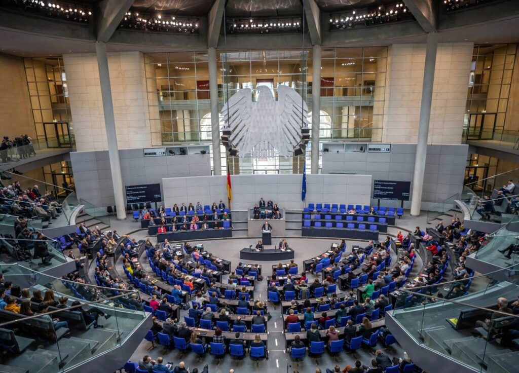 Parliament approves pension plan for children