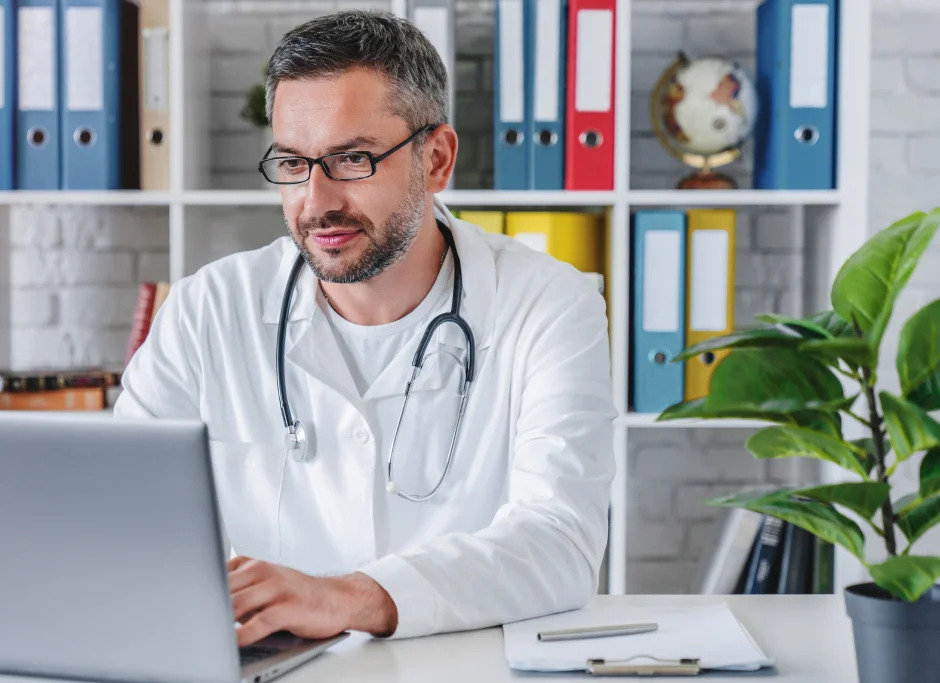 The use of biological age and artificial intelligence in health care